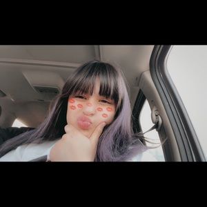 Meet your Posher, Maya